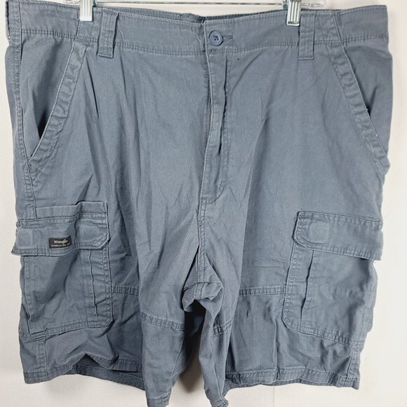 Wrangler Men's Grey Relaxed Fit Flex Above The Knee Cargo Shorts Size 40x10 - Picture 2 of 8